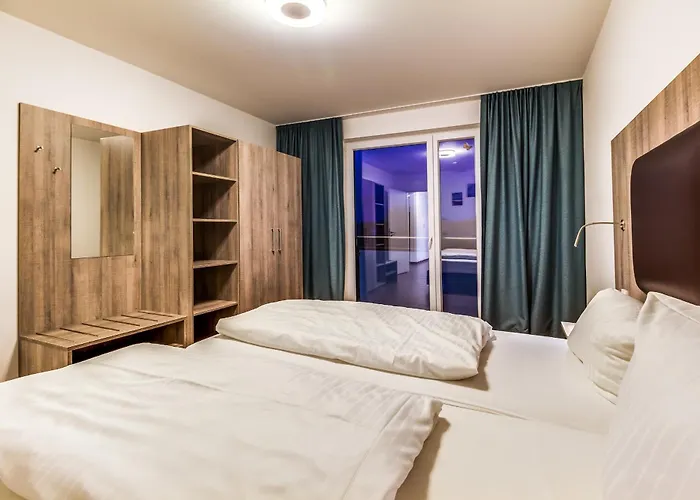 Daire Lagovida Leuchtturm Am Stoermthaler Grosspoesna