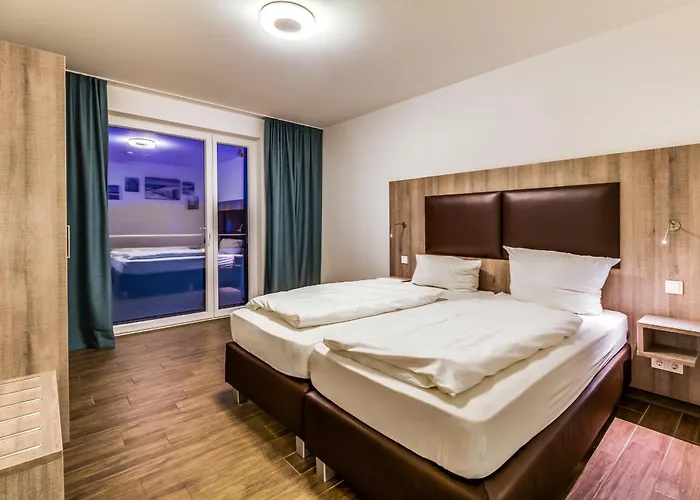 Daire Lagovida Leuchtturm Am Stoermthaler Grosspoesna